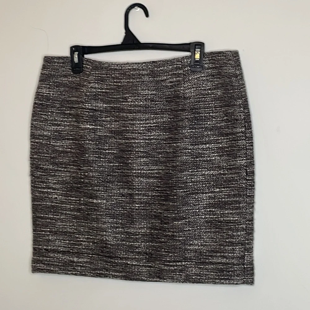 Ann Taylor Size 12 Petite Wool Skirt - Picture 2 of 5